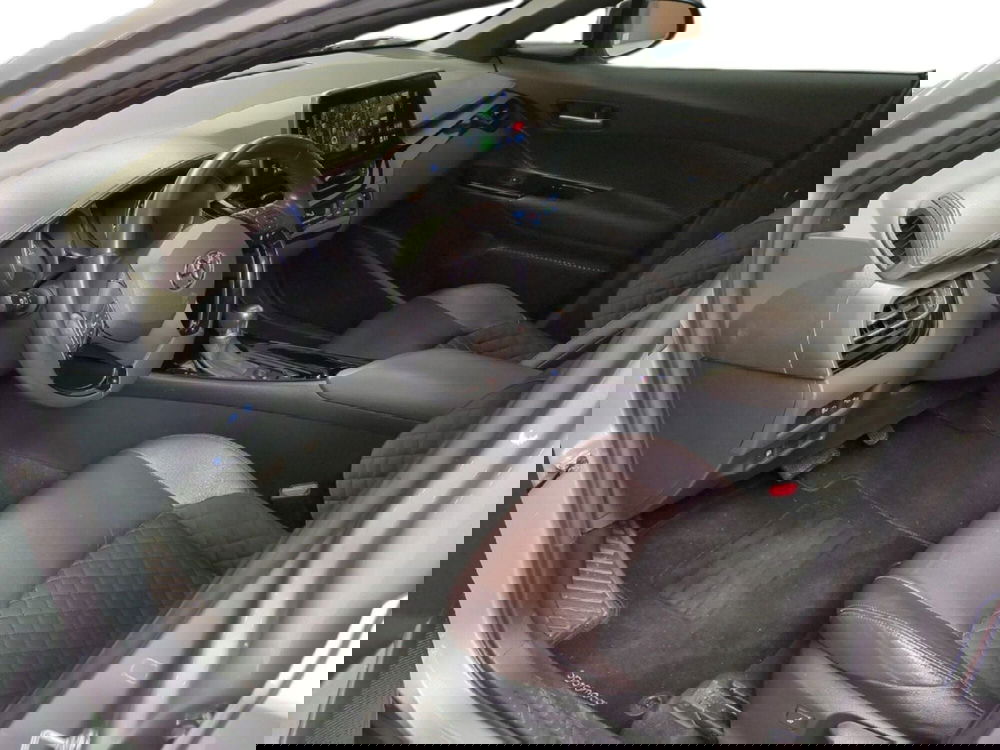 Toyota Toyota C-HR usata a Milano (13)