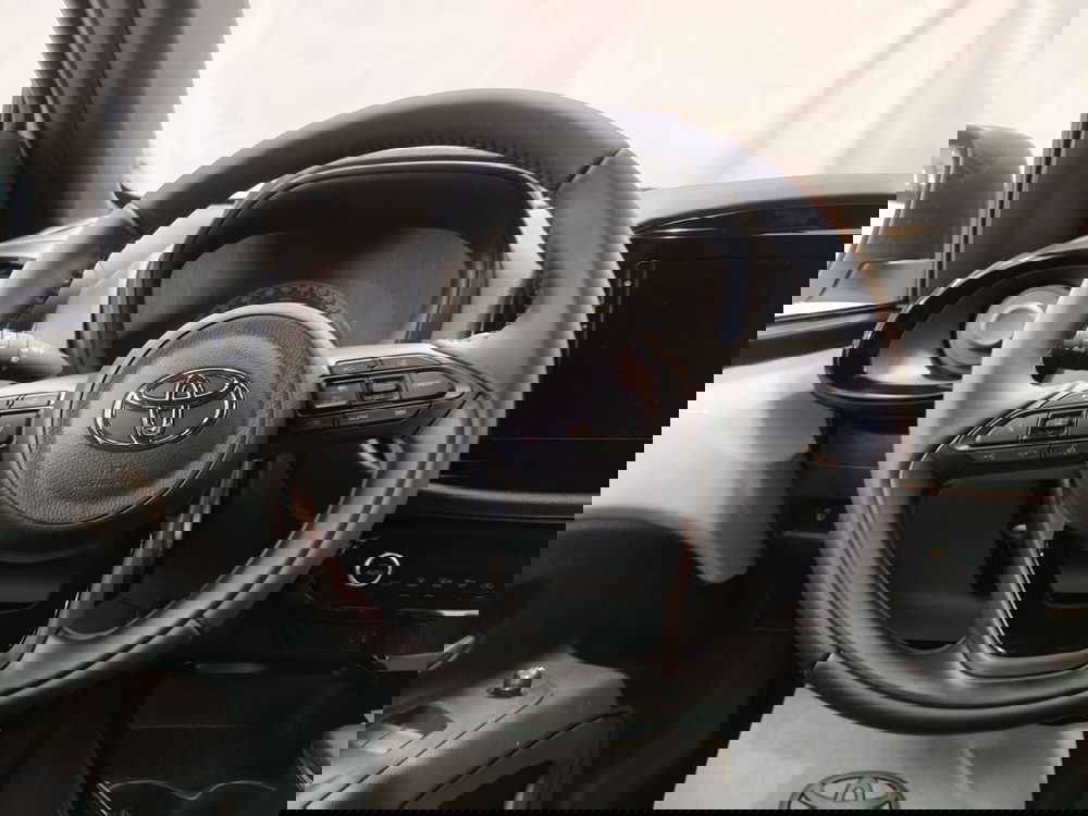 Toyota Aygo X usata a Frosinone (10)
