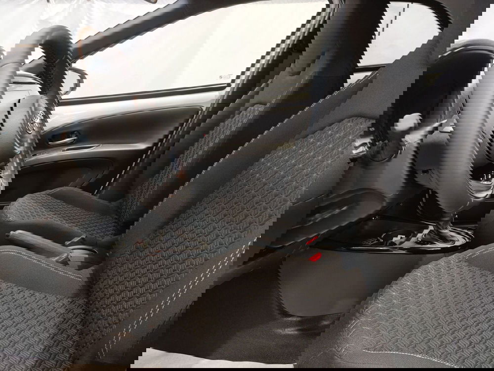 Toyota Aygo X usata a Frosinone (13)