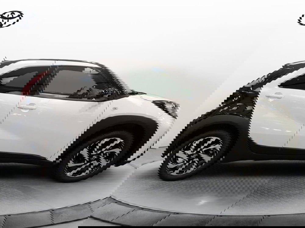 Toyota Aygo X usata a Frosinone (16)