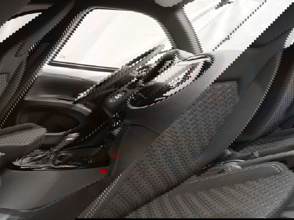 Toyota Aygo X usata a Frosinone (5)