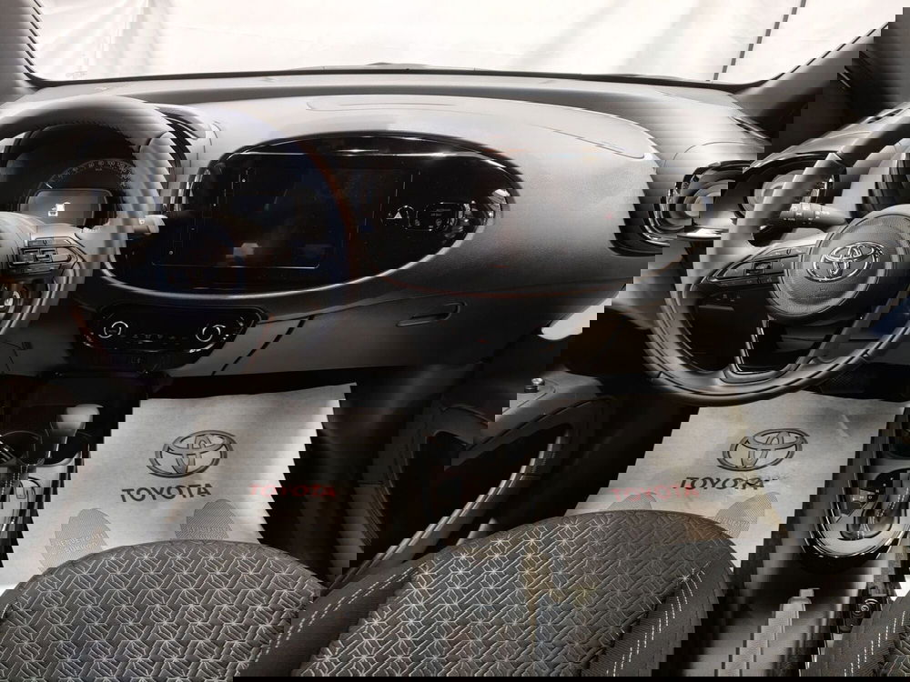 Toyota Aygo X usata a Frosinone (8)