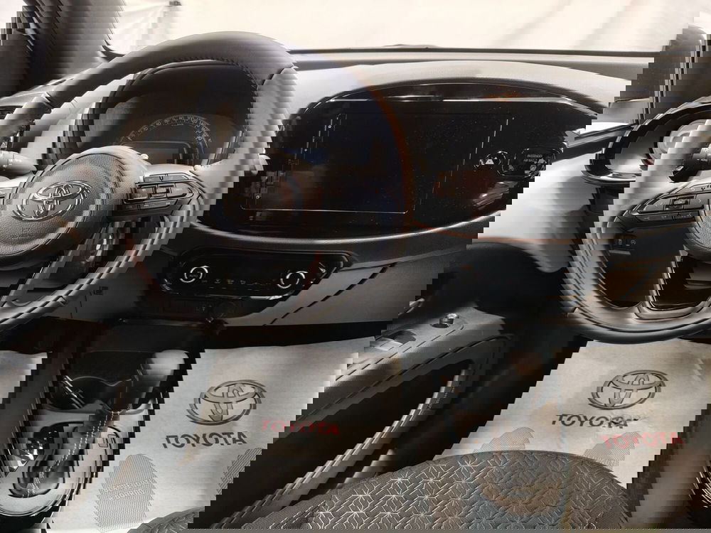 Toyota Aygo X usata a Frosinone (9)