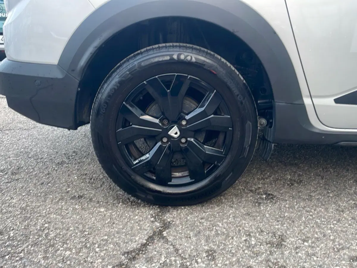 Dacia Jogger usata a Bologna (7)