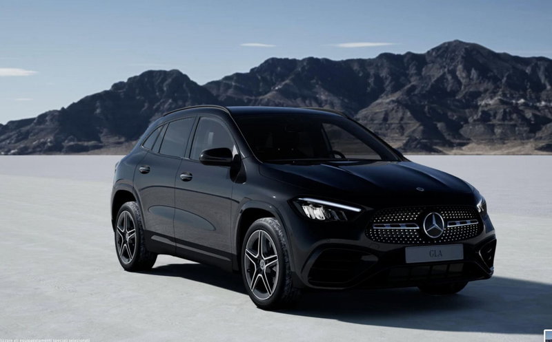Mercedes-Benz GLA SUV nuova a Bergamo (2)