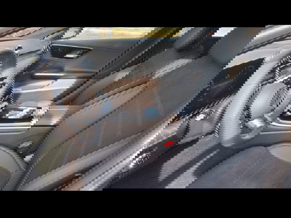 Mercedes-Benz Classe C nuova a Firenze (7)