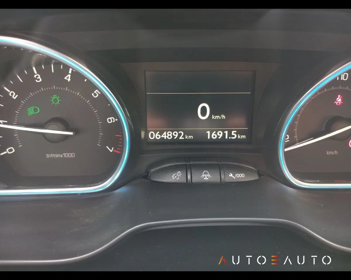Peugeot 2008 usata a Parma (12)