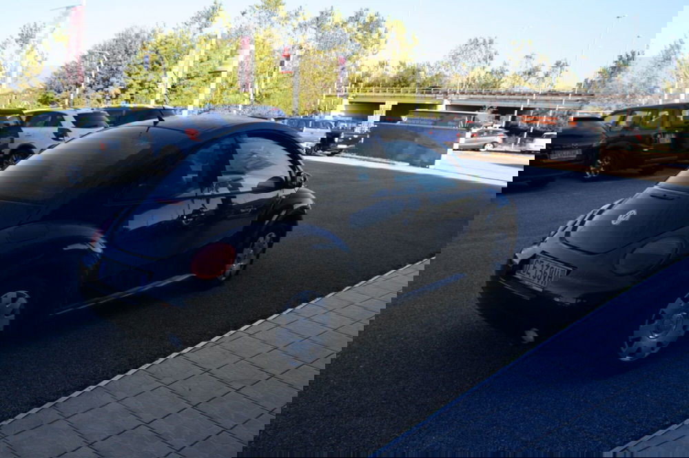Volkswagen New Beetle usata a Pordenone (15)