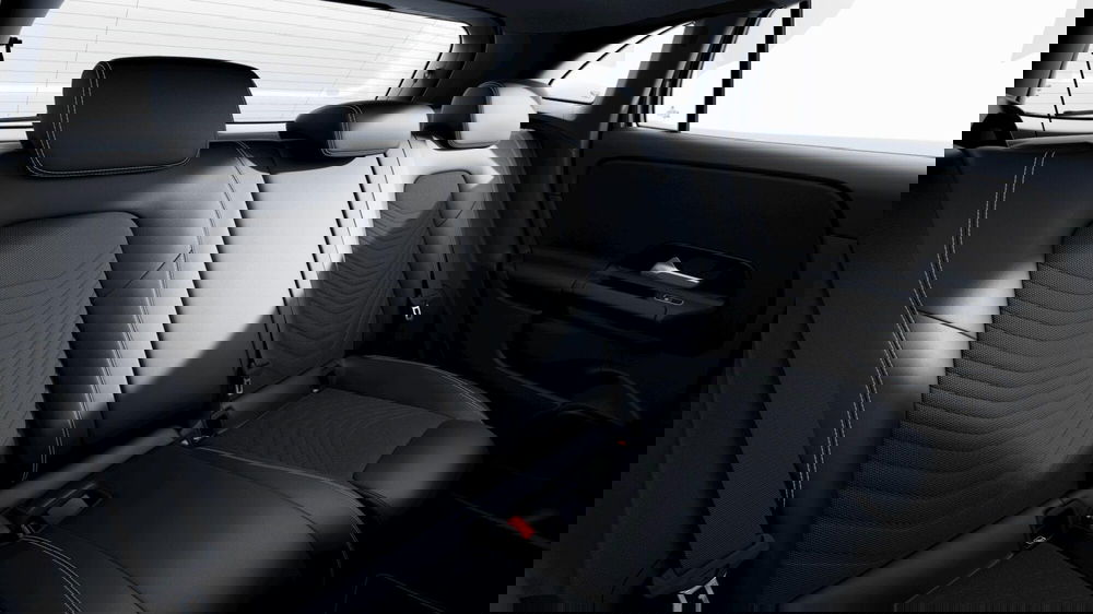 Mercedes-Benz GLA SUV nuova a Milano (6)