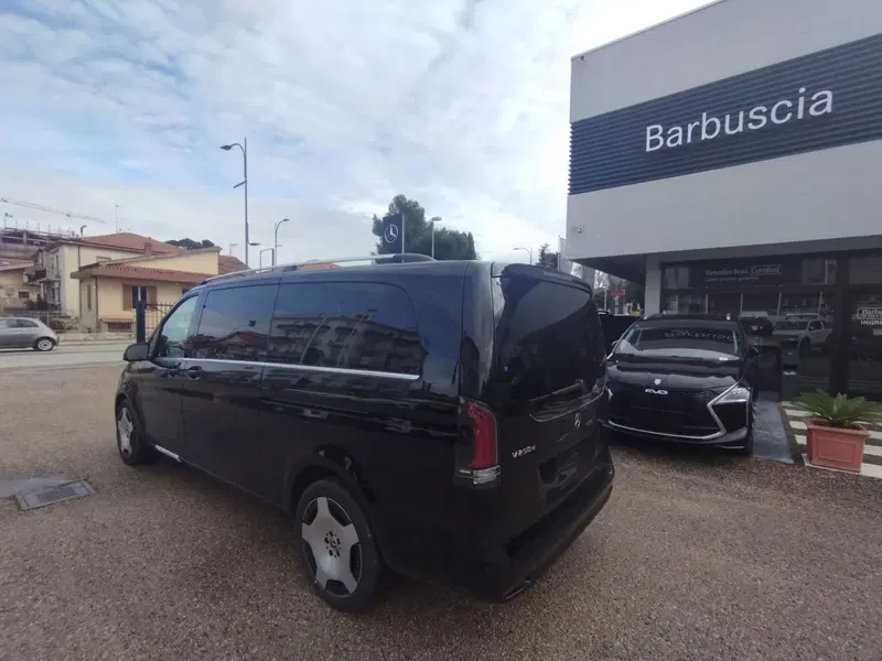 Mercedes-Benz Classe V nuova a Pescara (4)