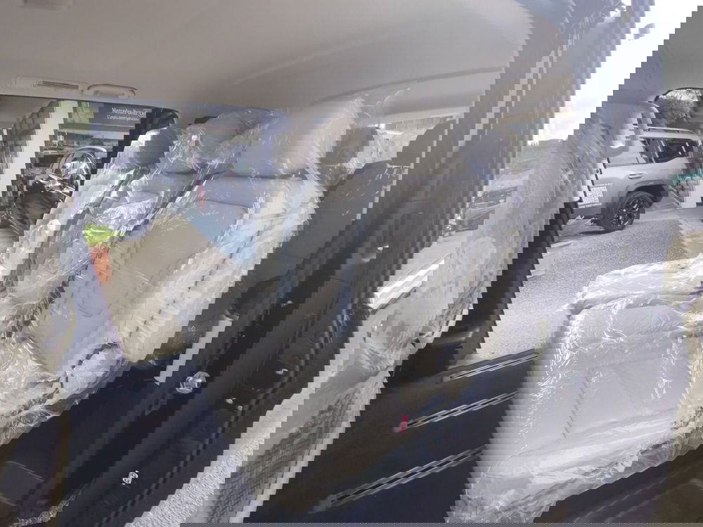 Mercedes-Benz Classe V nuova a Pescara (6)