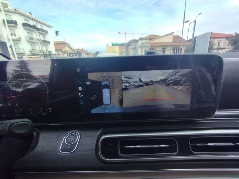 Mercedes-Benz Classe V nuova a Pescara (9)