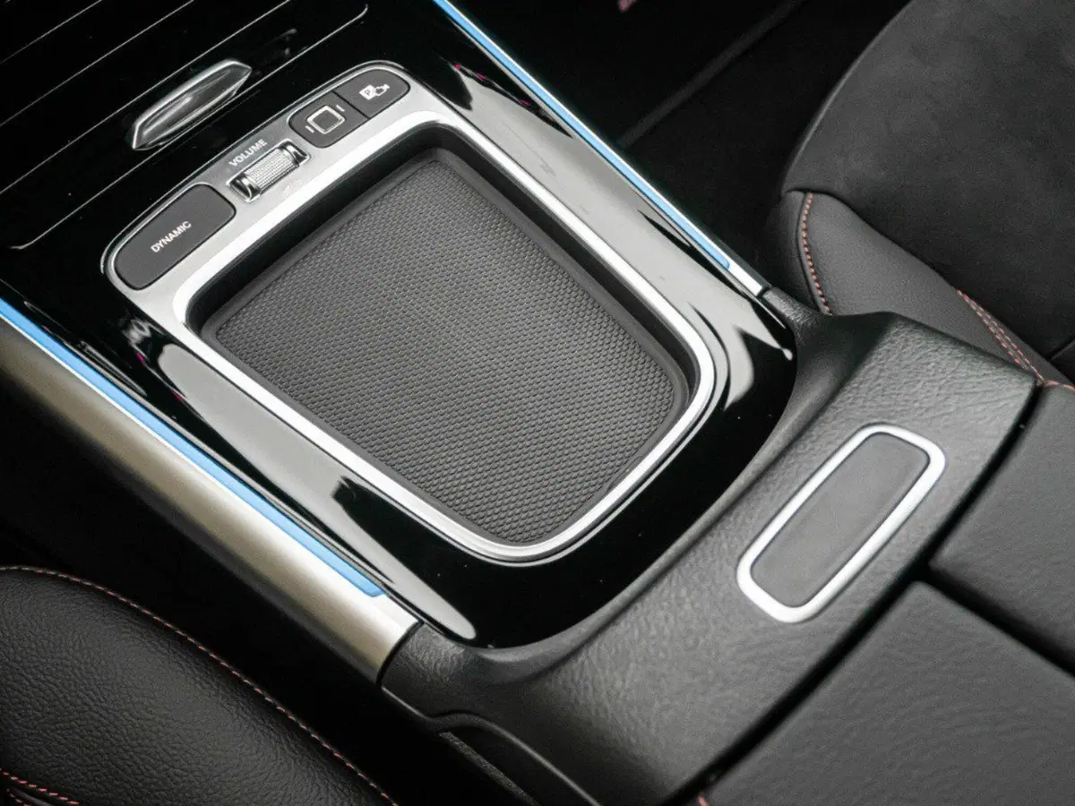Mercedes-Benz EQA usata a Macerata (19)