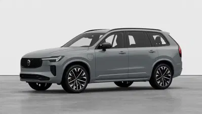 Volvo XC90 T8 Recharge AWD Plug-in Hybrid aut. 7p. Ultimate Dark nuova a Como