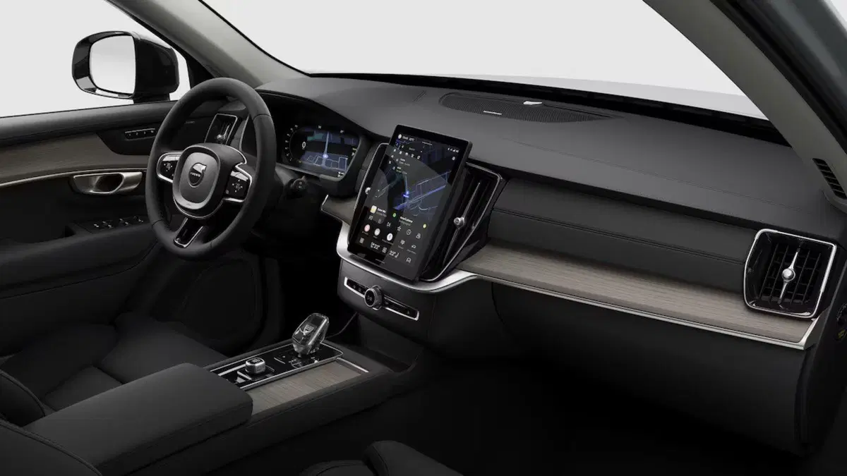 Volvo XC90 nuova a Como (9)