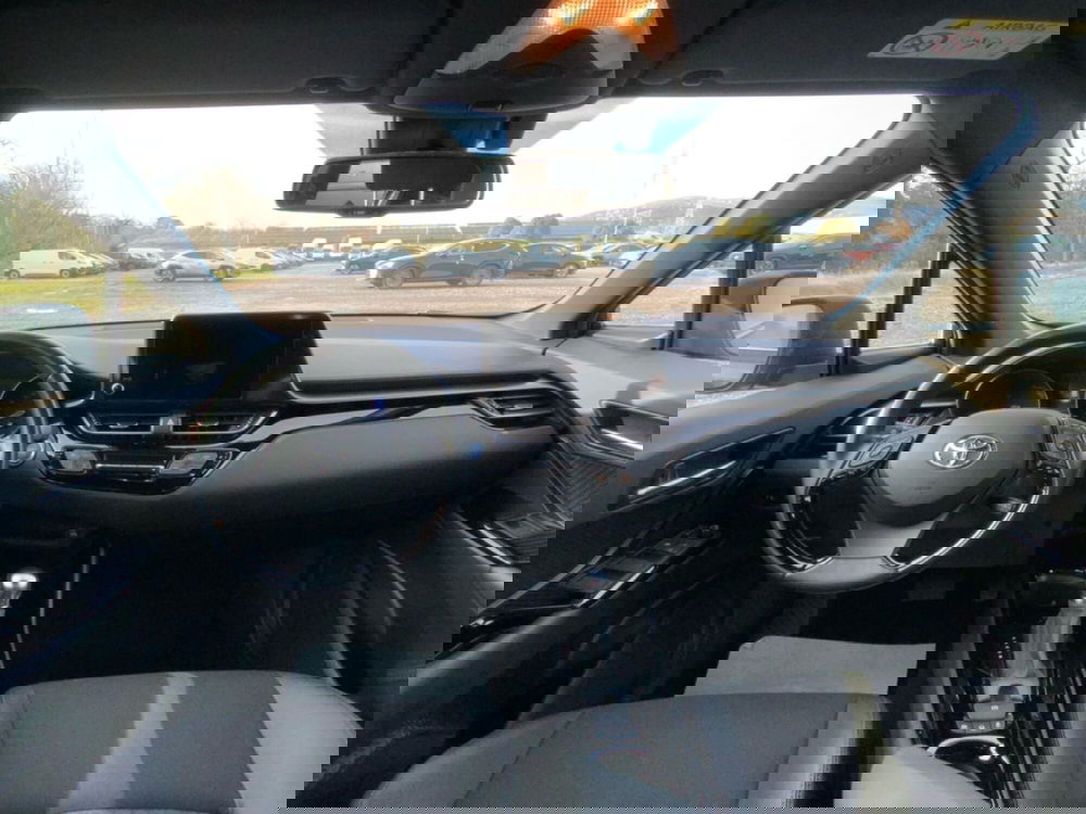 Toyota Toyota C-HR usata a Perugia (10)