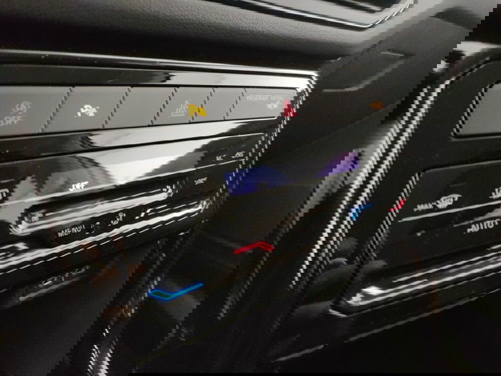 Volkswagen T-Cross nuova a Napoli (17)