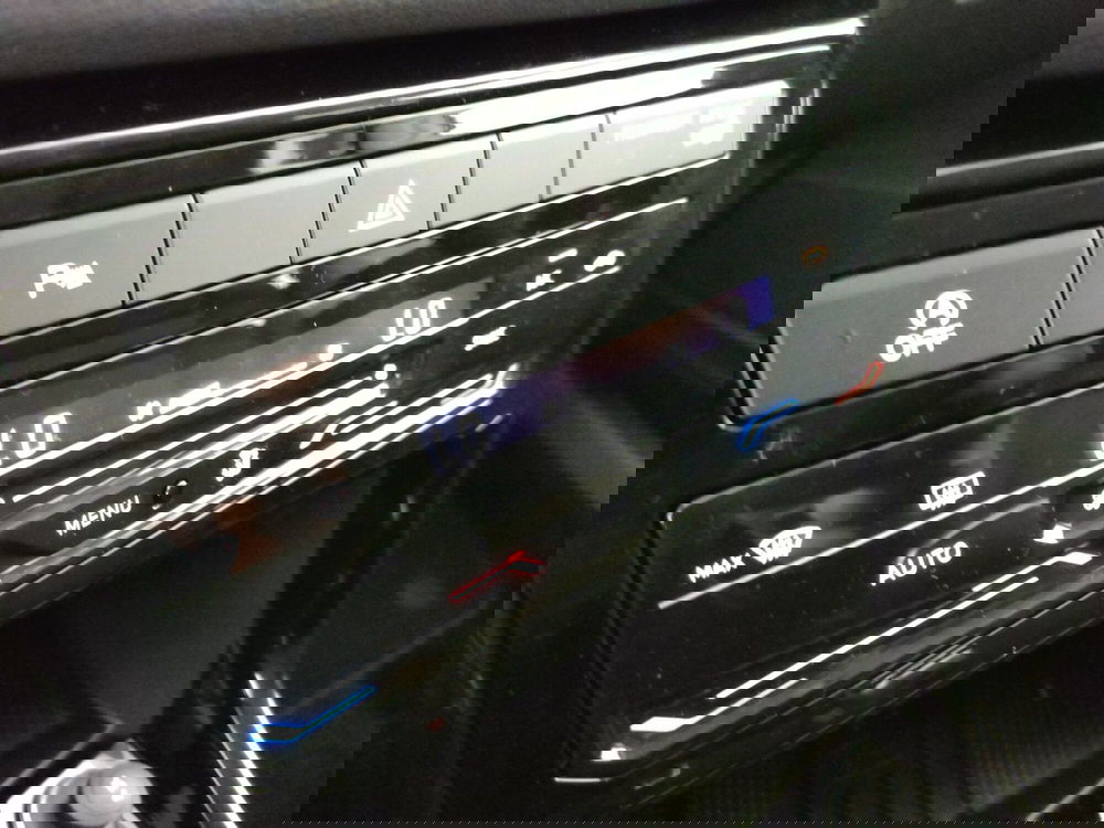 Volkswagen T-Cross nuova a Napoli (15)