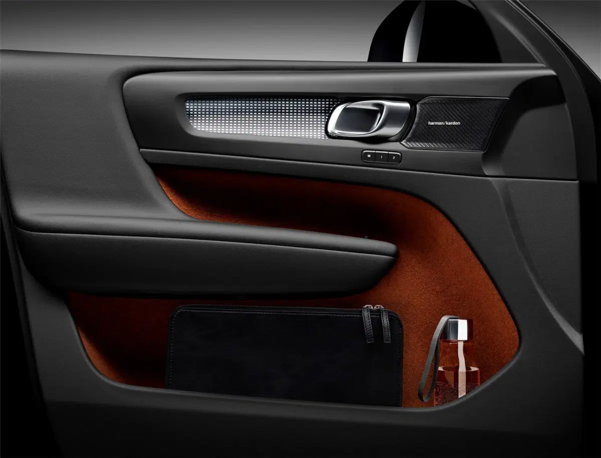 Volvo XC40 usata a Palermo (9)