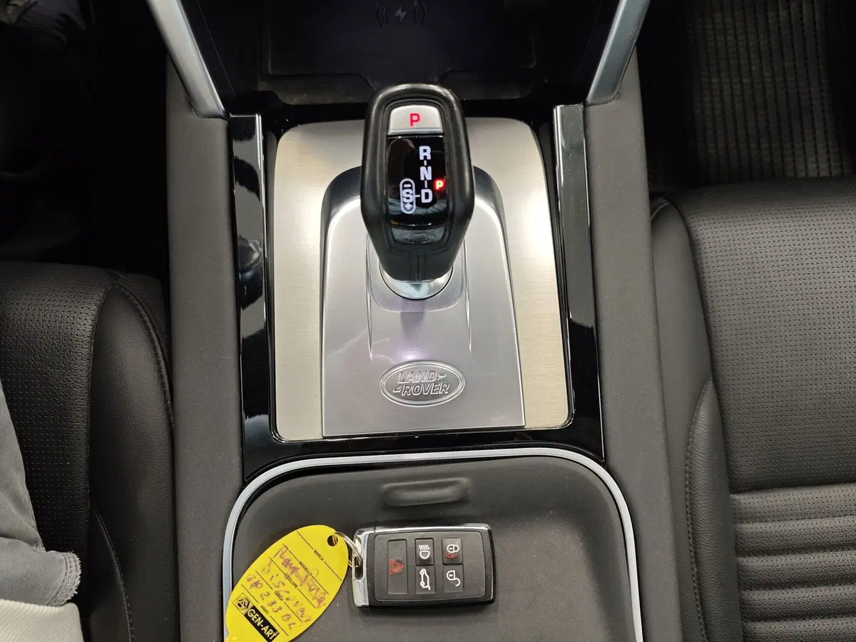 Land Rover Discovery Sport usata a Parma (18)
