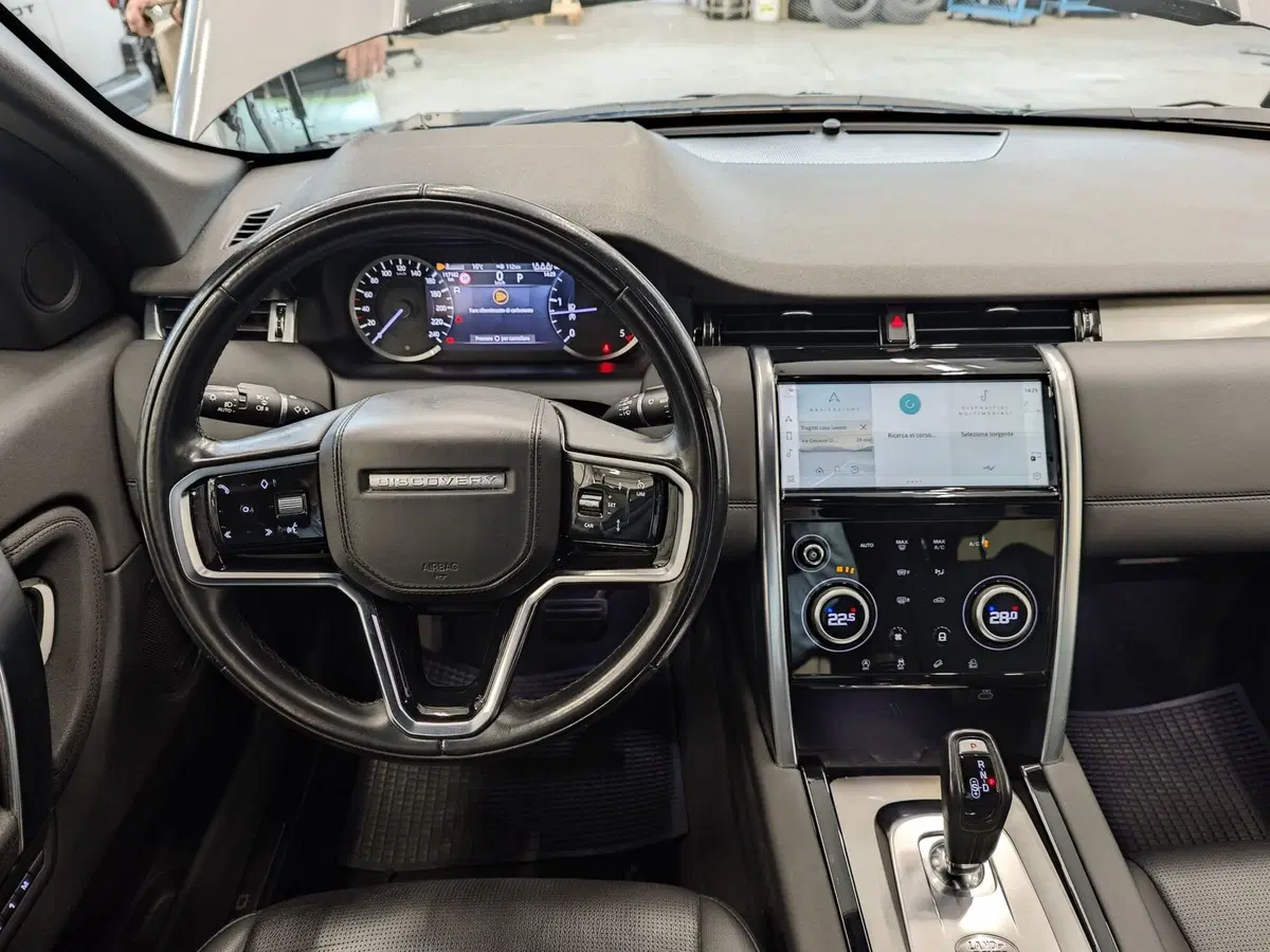 Land Rover Discovery Sport usata a Parma (9)