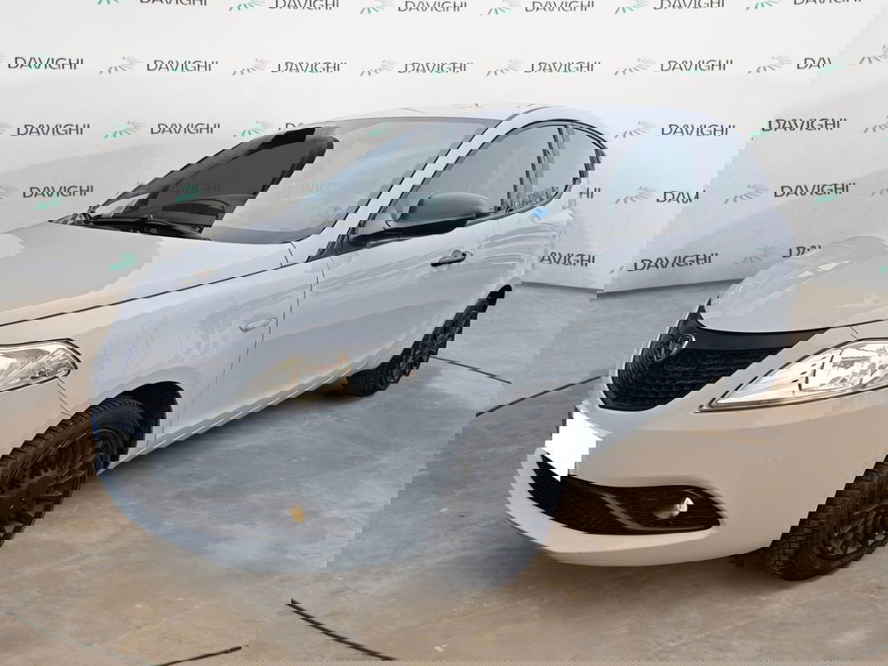 Lancia Ypsilon usata a Cremona