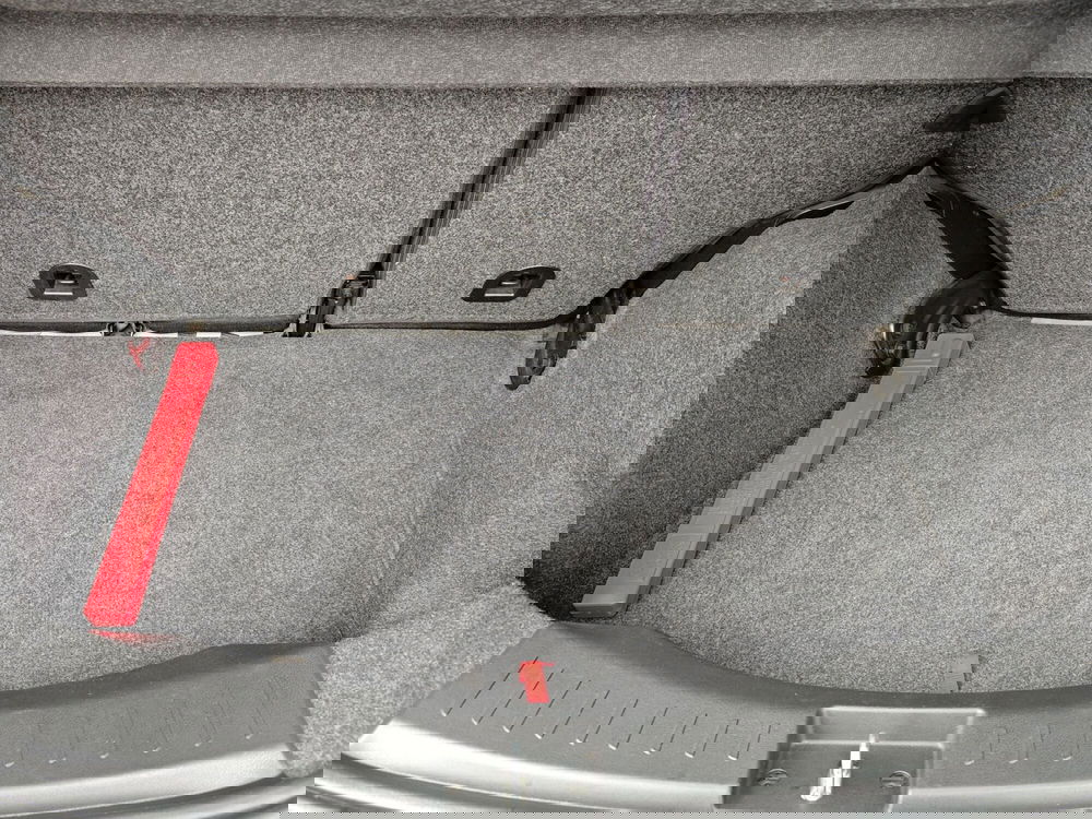 Lancia Ypsilon usata a Cremona (16)