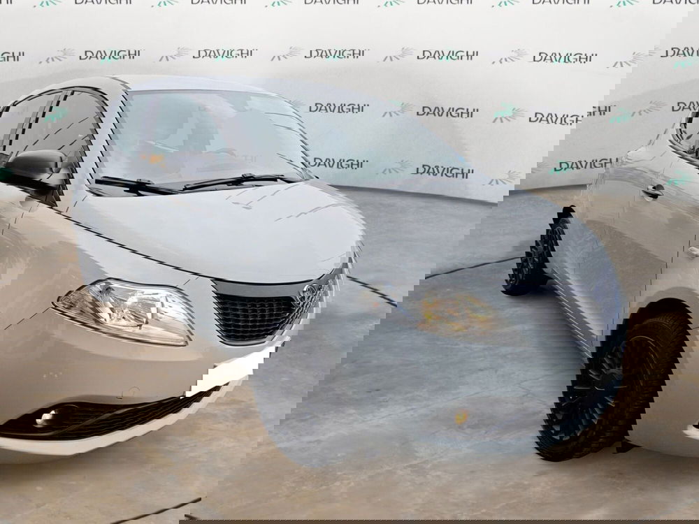 Lancia Ypsilon usata a Cremona (7)