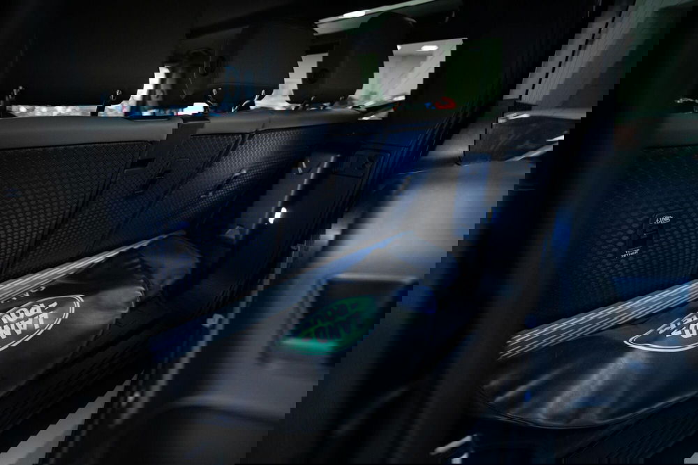 Land Rover Defender usata a Torino (7)