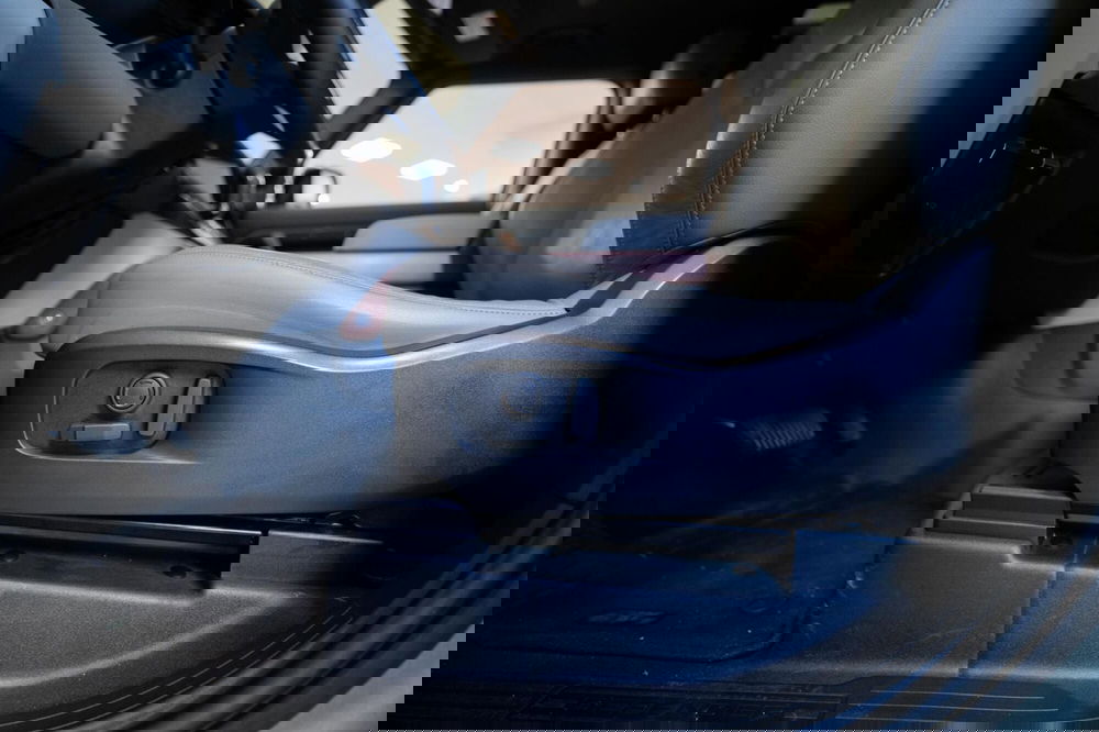 Land Rover Defender usata a Torino (8)