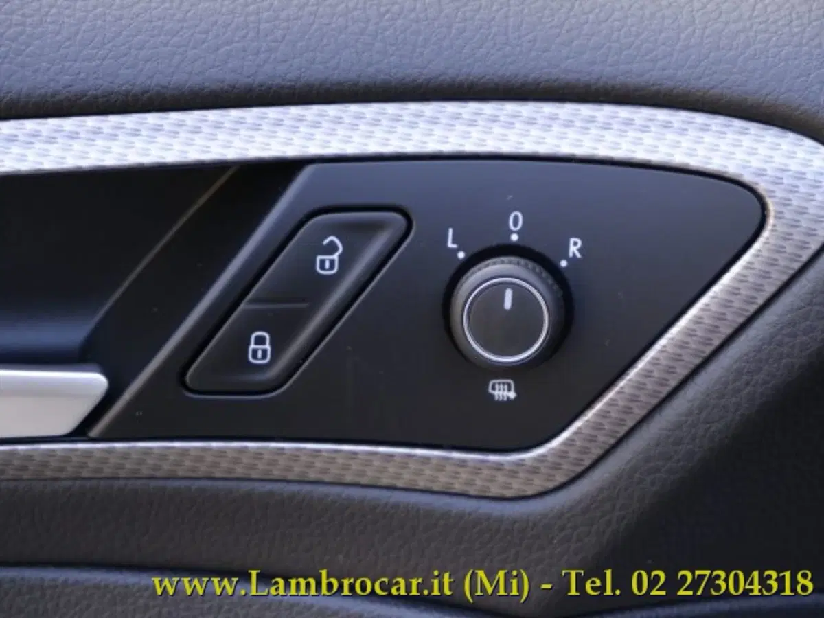 Volkswagen Golf Variant usata a Milano (20)