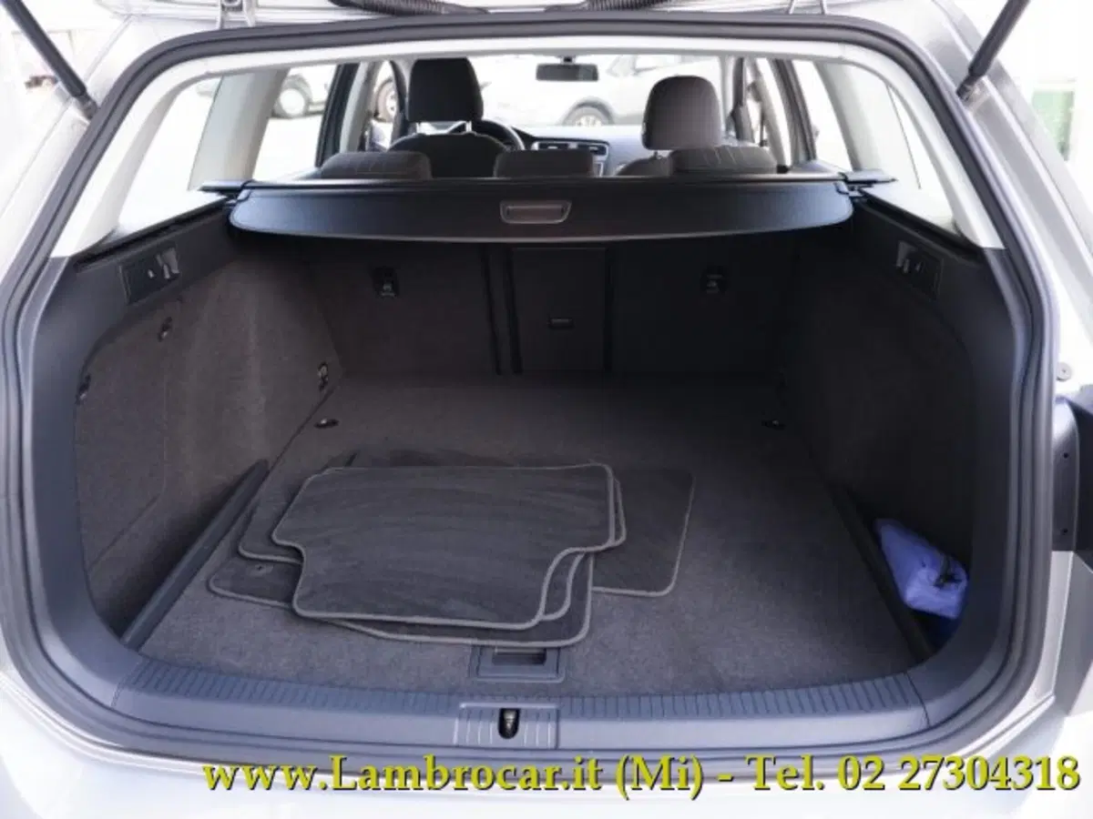Volkswagen Golf Variant usata a Milano (8)