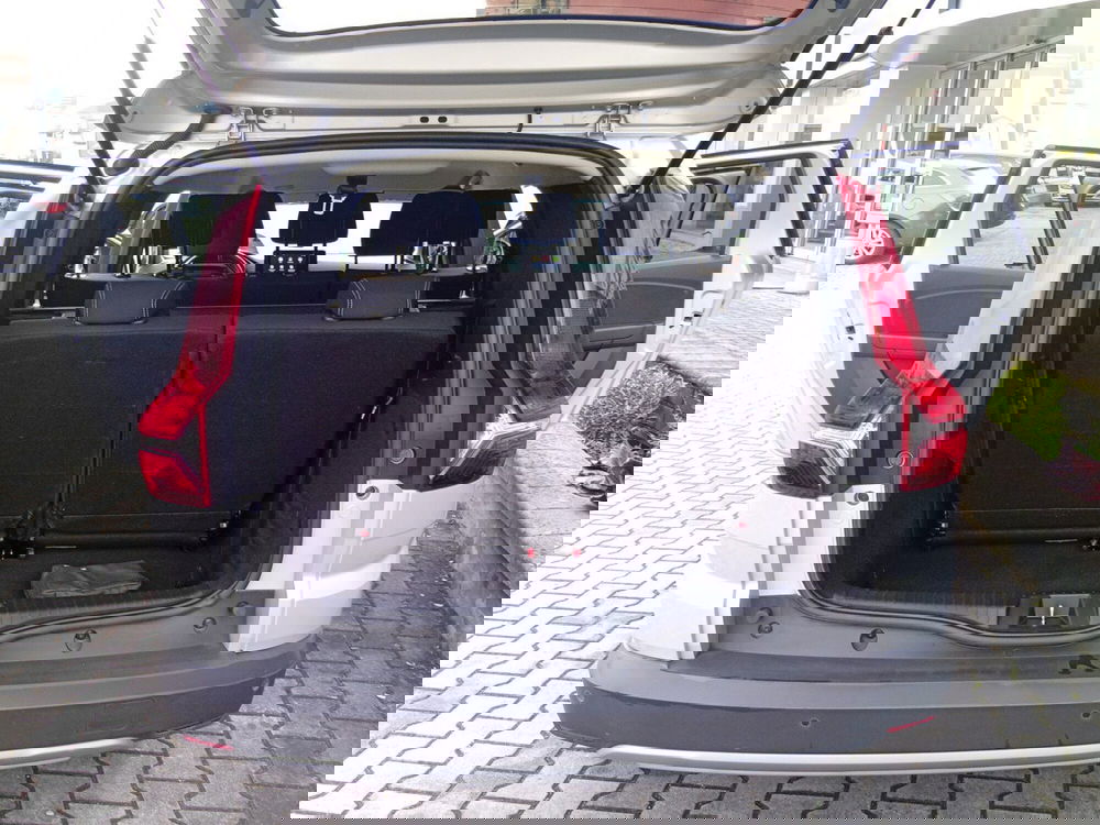 Dacia Jogger usata a Brescia (13)