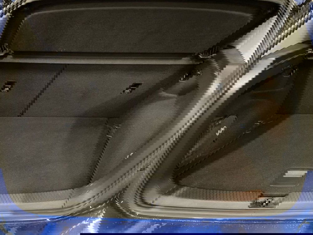 Volkswagen T-Cross usata a Prato (8)