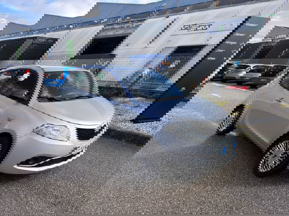 Lancia Ypsilon usata a Firenze (11)