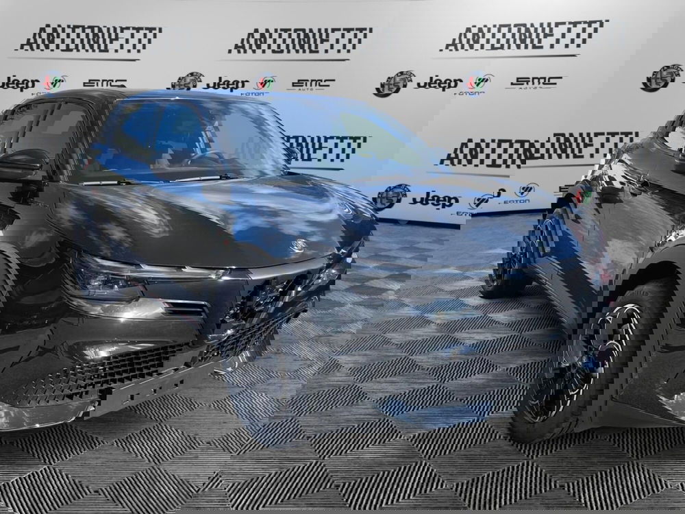 Alfa Romeo Junior nuova a Ancona (3)