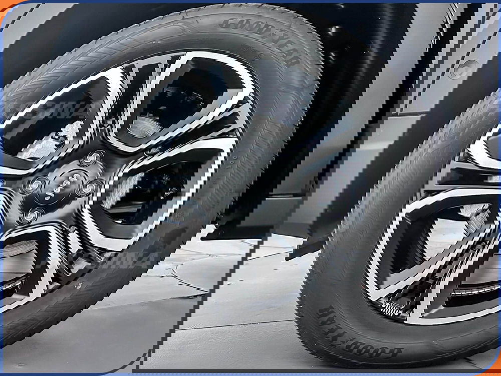 Jeep Avenger nuova a Milano (7)