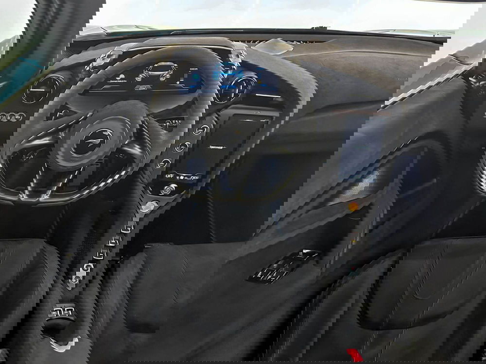 McLaren 750S Cabrio usata a Milano (12)