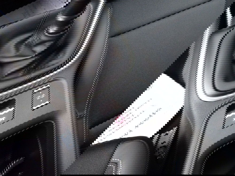 Jeep Avenger nuova a Lucca (13)