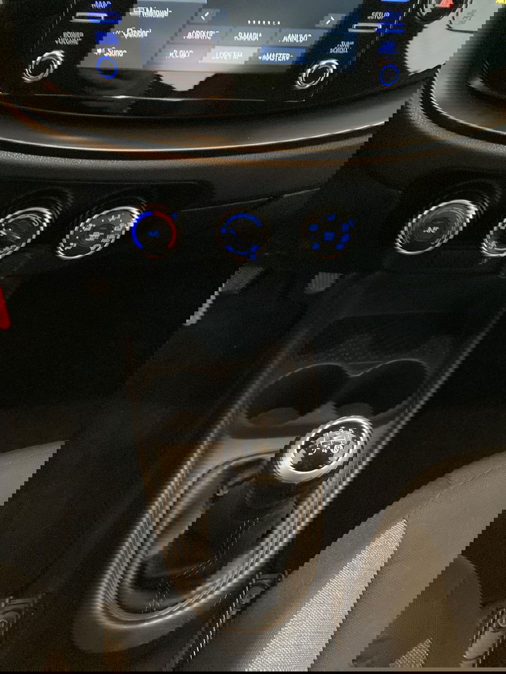 Toyota Aygo X usata a Barletta-Andria-Trani (13)