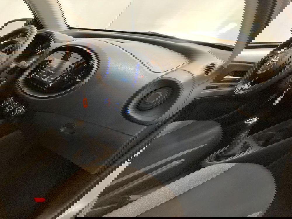 Toyota Aygo X usata a Barletta-Andria-Trani (16)