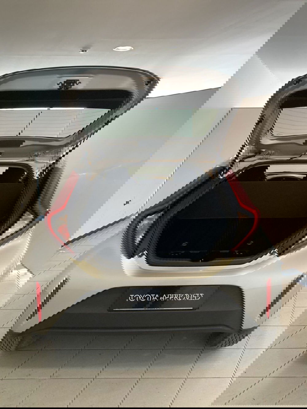 Toyota Aygo X usata a Barletta-Andria-Trani (6)