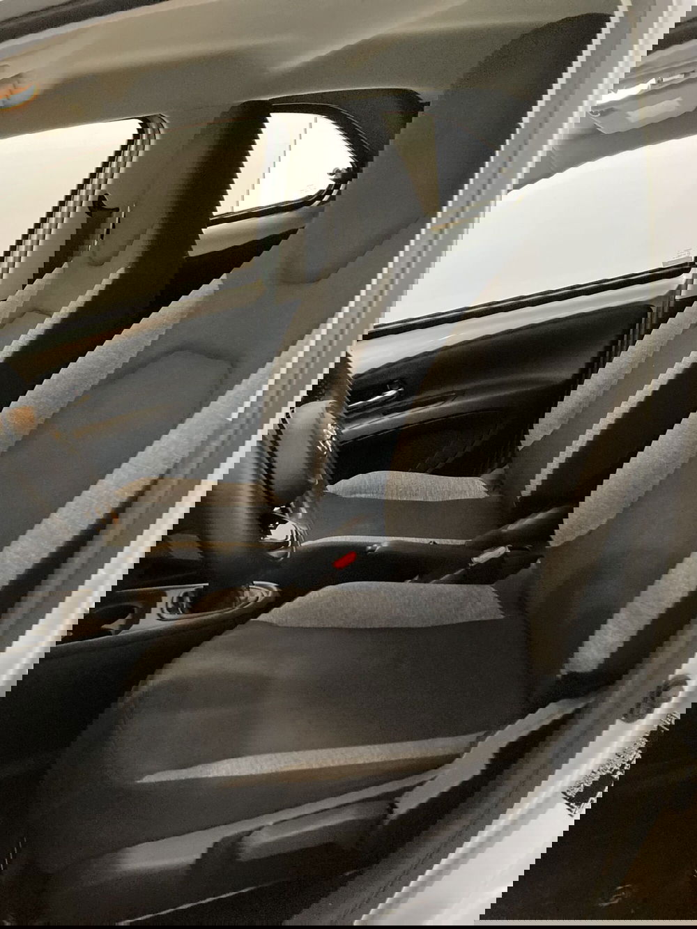 Toyota Aygo X usata a Barletta-Andria-Trani (8)