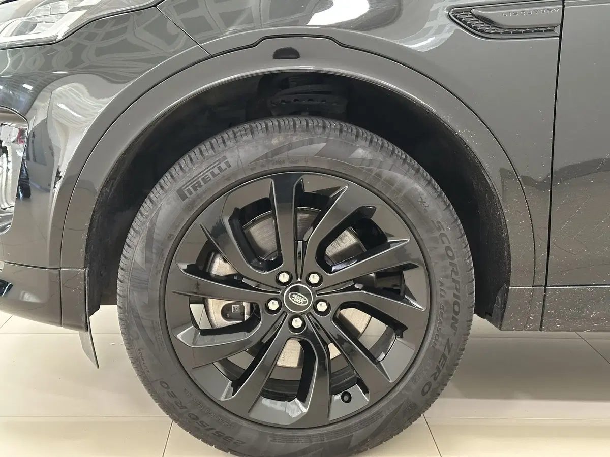 Land Rover Discovery Sport usata a Lodi (9)