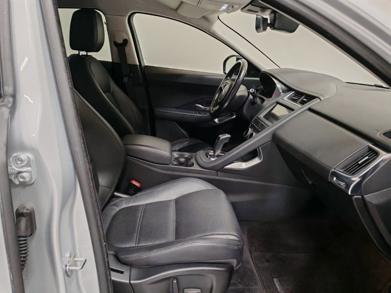 Jaguar E-Pace usata a Novara (3)