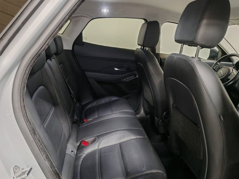 Jaguar E-Pace usata a Novara (5)