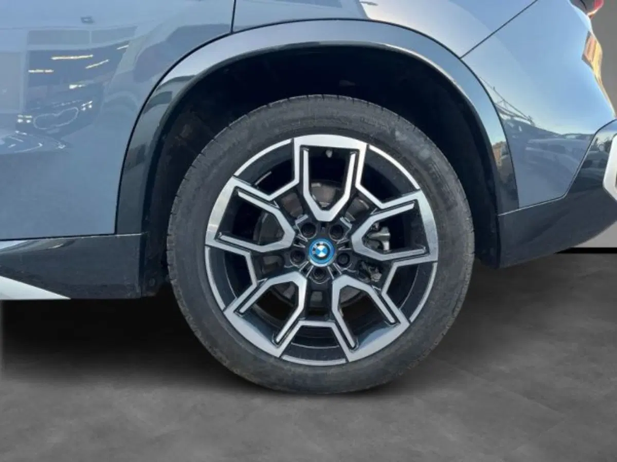 BMW iX1 usata a Lecce (10)