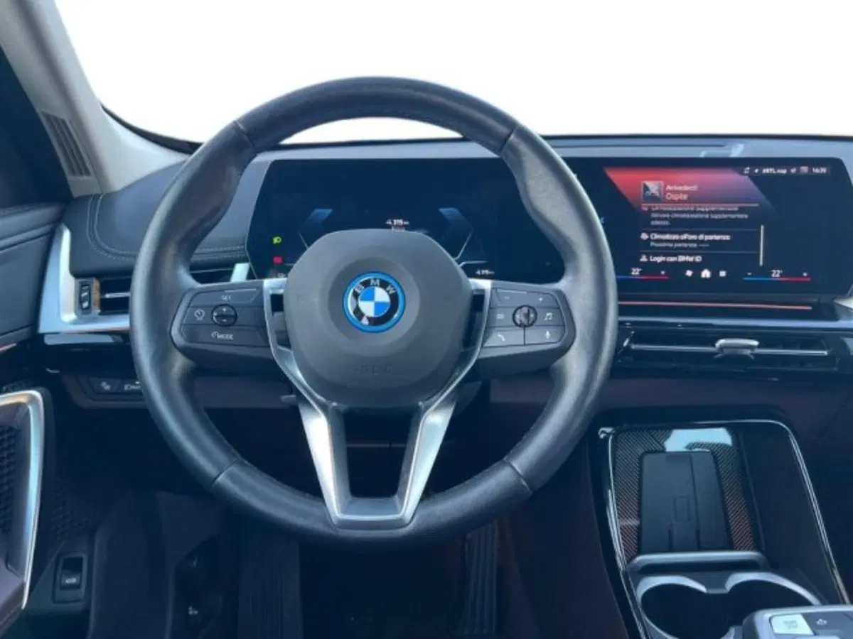 BMW iX1 usata a Lecce (12)