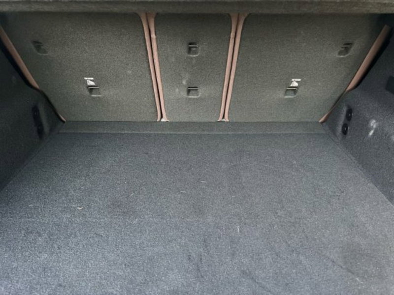 BMW iX1 usata a Lecce (16)