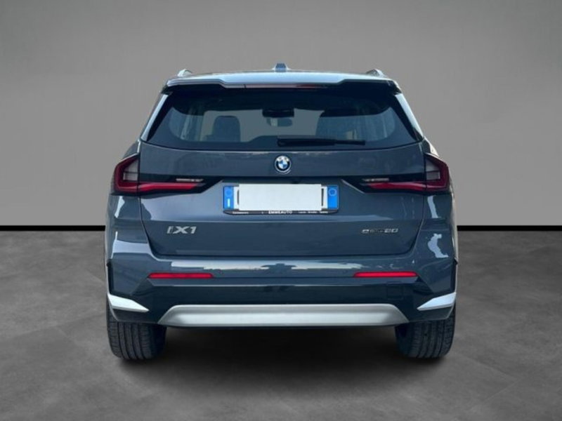 BMW iX1 usata a Lecce (4)